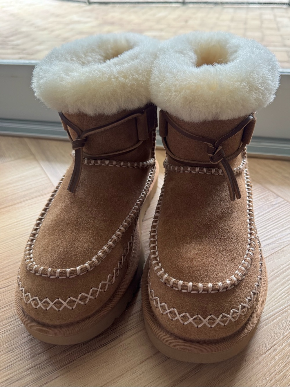 UGG Women’s Classic Mini Alpine Winter Boots in Chestnut Sz 8 - Picture 4 of 10